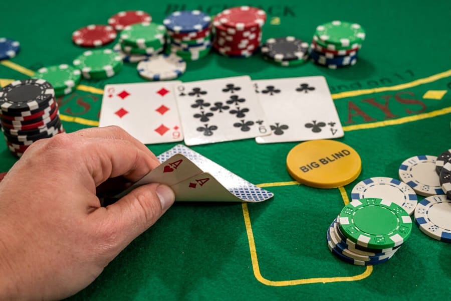 Tổng hợp 5 quy tắc quan trọng để bảo vệ túi tiền người chơi tham gia Poker trực tuyến