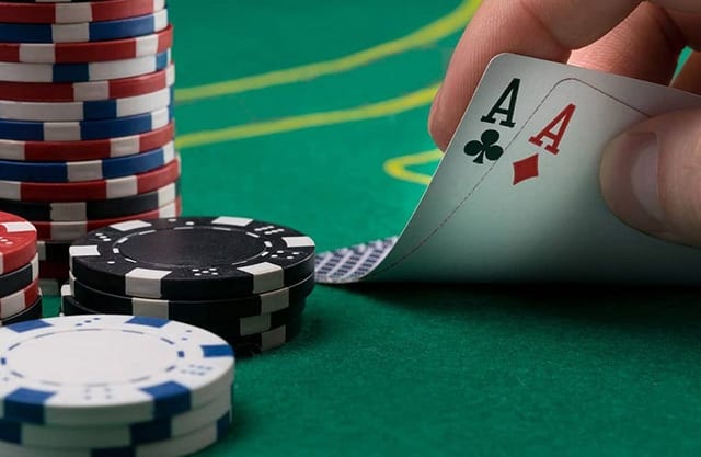 Bí quyết của chuyên gia giúp bạn đánh Poker bất bại đối phương siêu dễ dàng